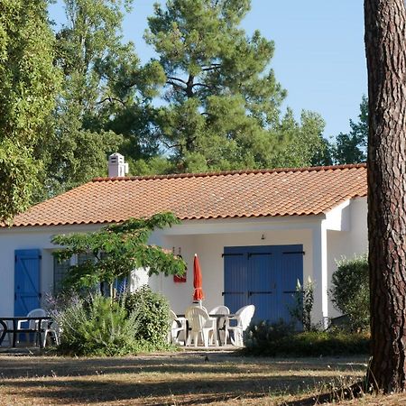 Hotel ULVF Les Hibiscus Saint-Jean-de-Monts Exterior foto