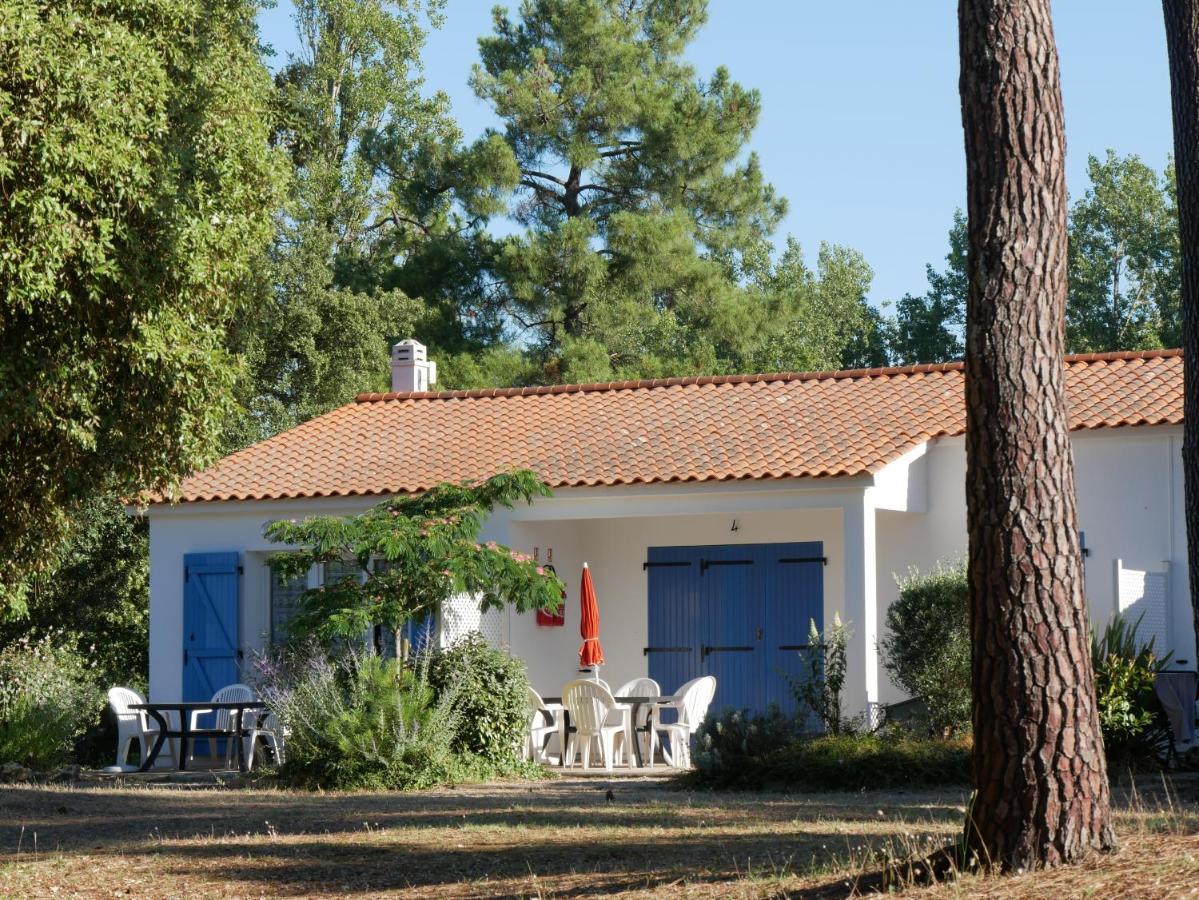 Hotel ULVF Les Hibiscus Saint-Jean-de-Monts Exterior foto