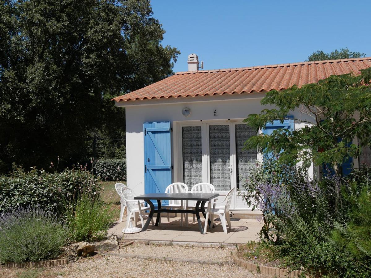 Hotel ULVF Les Hibiscus Saint-Jean-de-Monts Exterior foto
